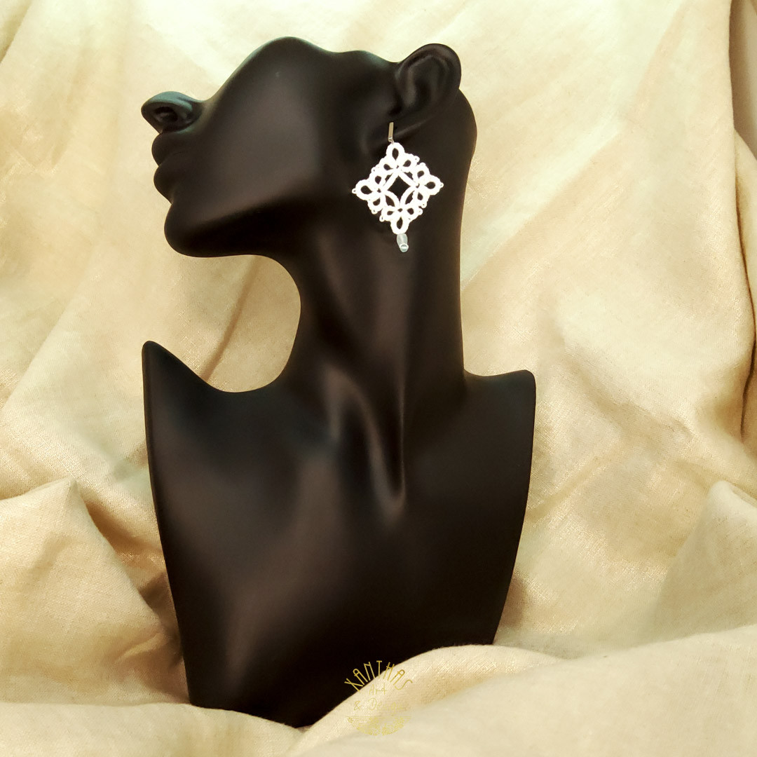 Ohrstecker Lauretta, weiß m. Aquamarinen