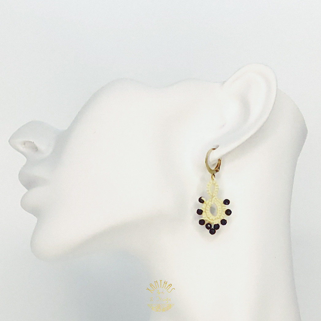 Ohrhänger Lina, zartgelb m. Blaufluss